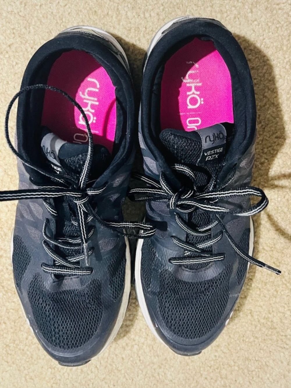 Ryka sneakers tennis shoes woman’s size 9
Good condition